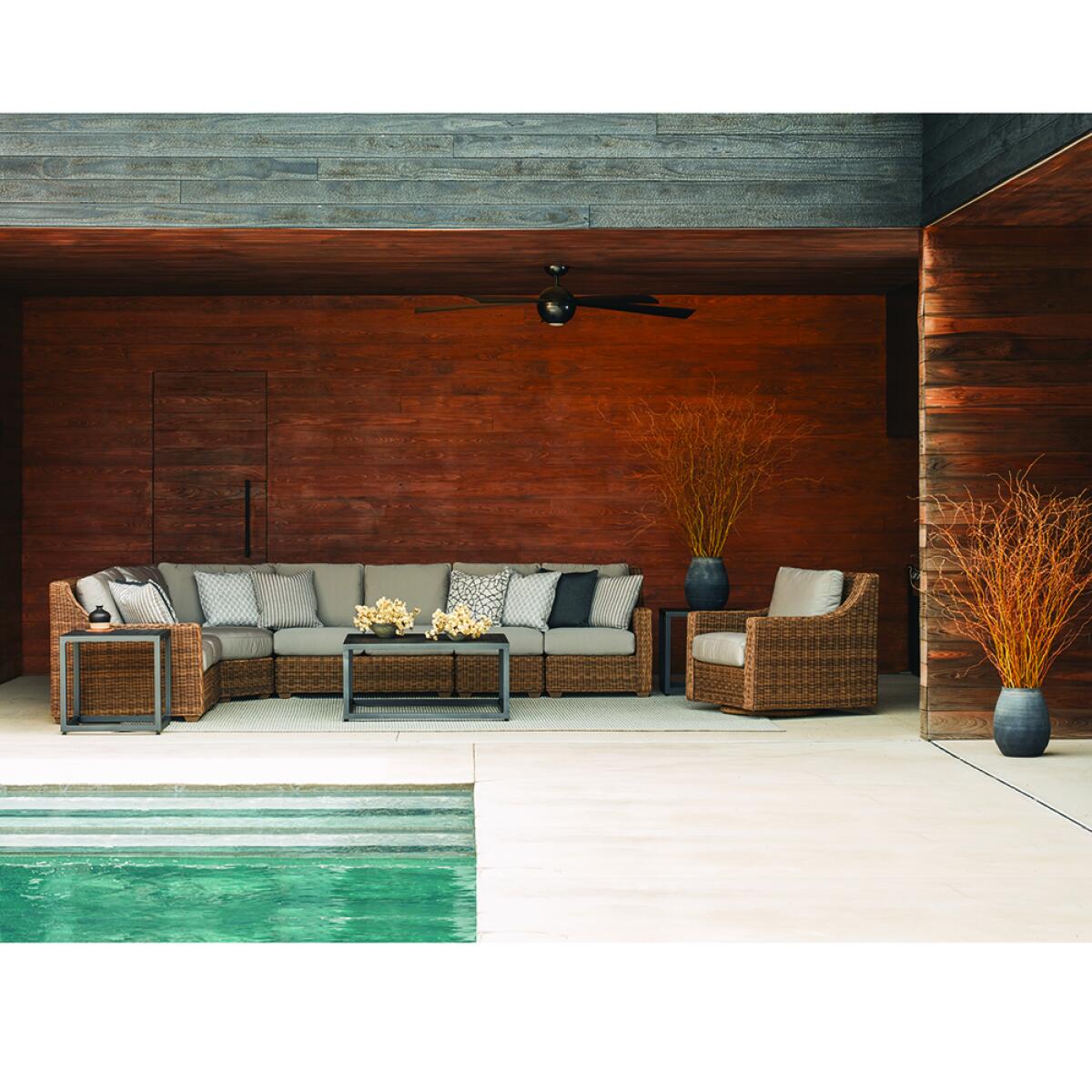 Oasis Swivel Glider Lounge Chair - Image 4