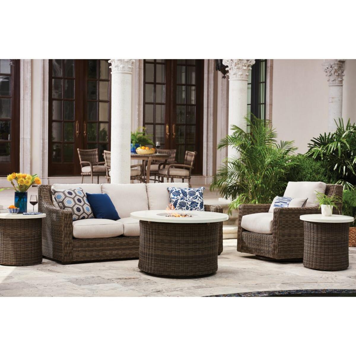 Oasis Swivel Glider Lounge Chair - Image 3