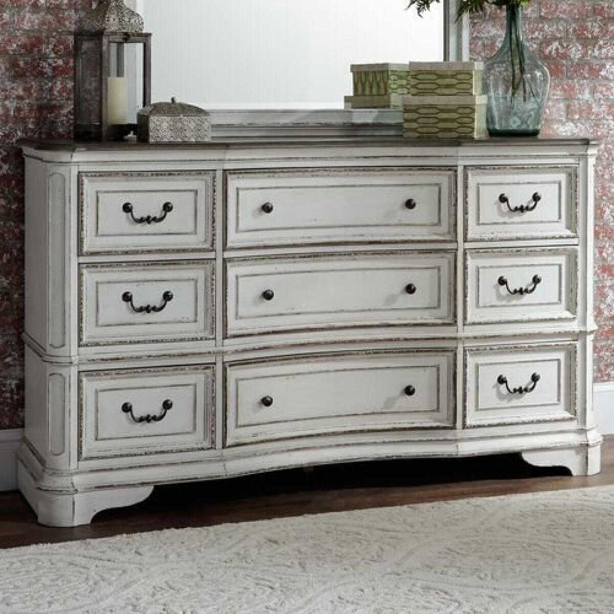 Magnolia Manor 9 Drawer Dresser - Image 5