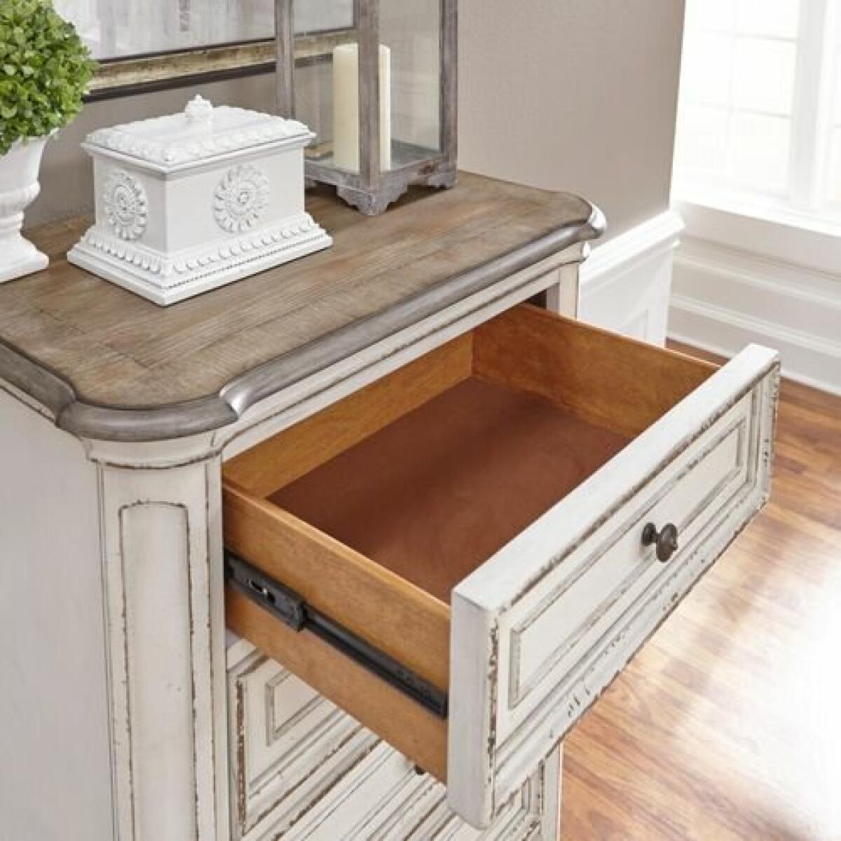 Magnolia Manor Lingerie Chest - Image 5