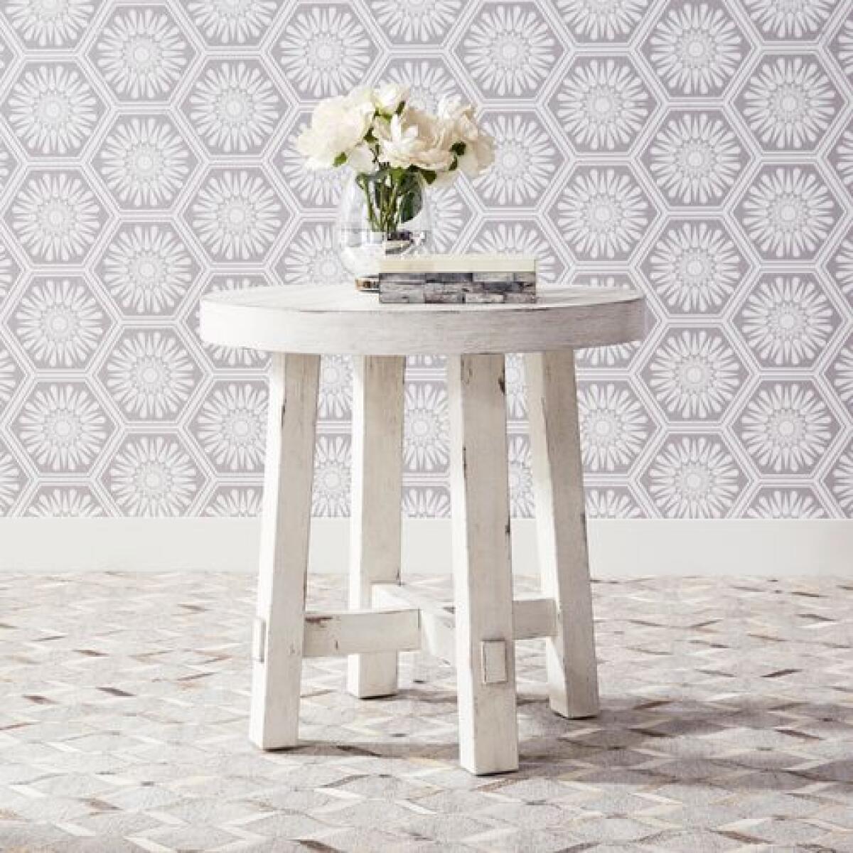 Modern Farmhouse Splay Leg Round End Table - Image 5