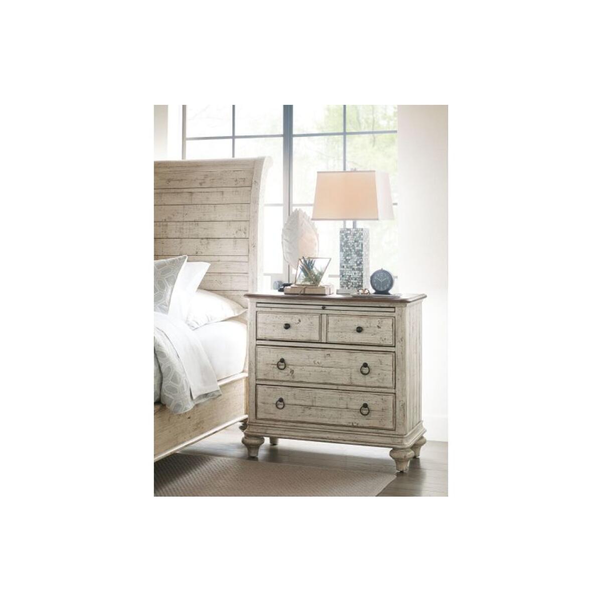 Weatherford Baldwin Bachelors Chest - Image 2