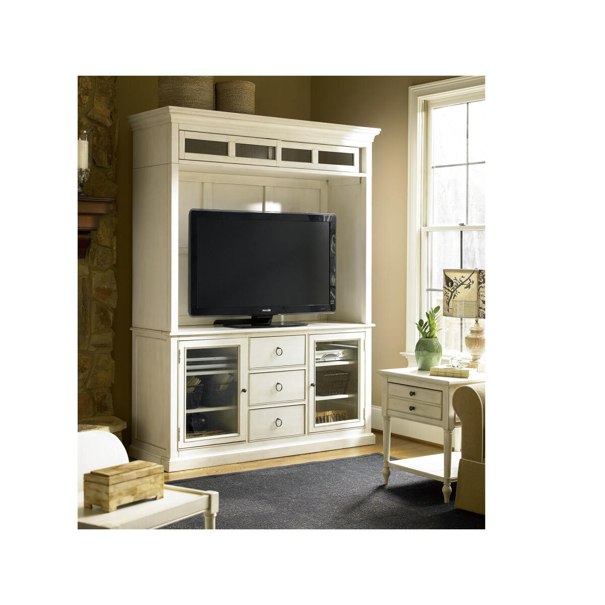 Summer Hill Entertainment Console With Hutch - Image 3