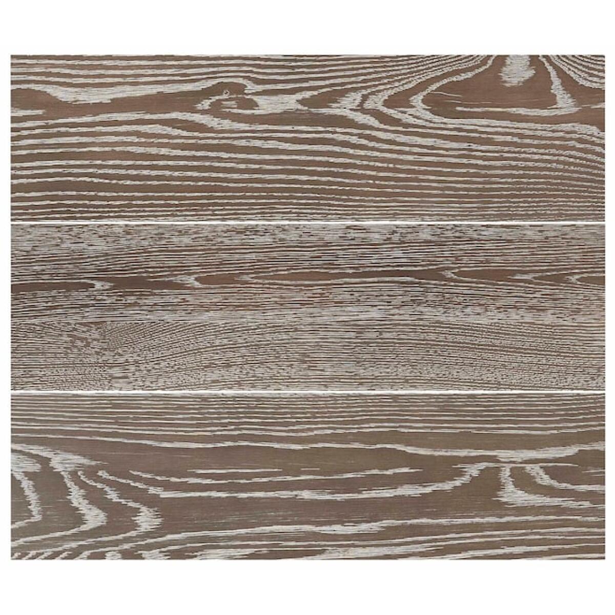 Benchmade Liam Oak Round End Table - Image 6
