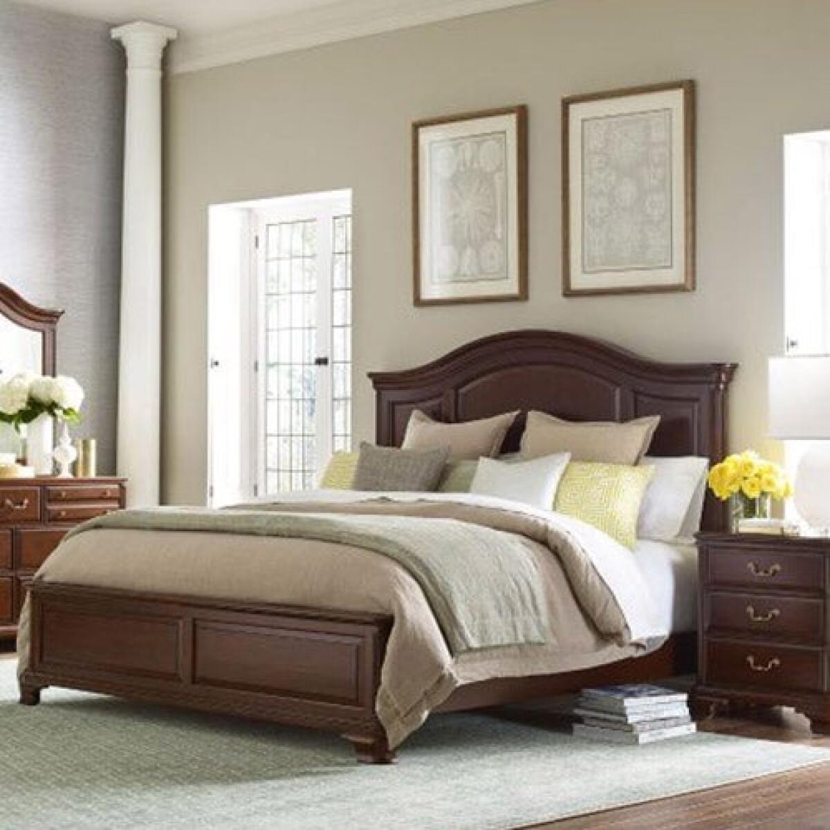 Hadleigh Panel King Bed - Image 2