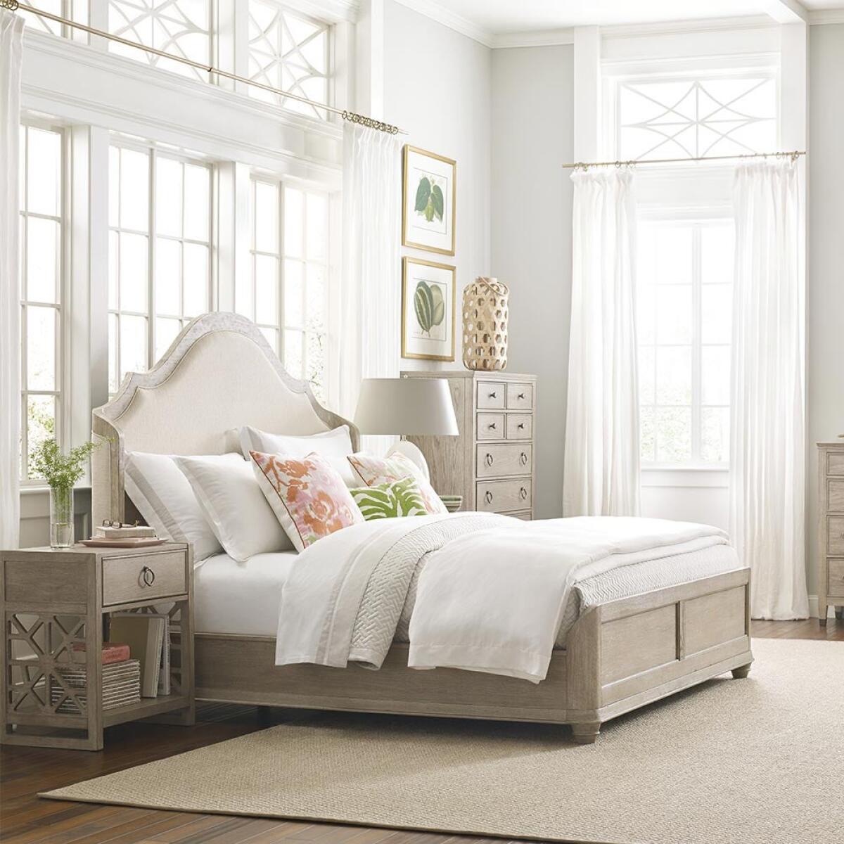 Vista Queen Shelter Bed - Image 2