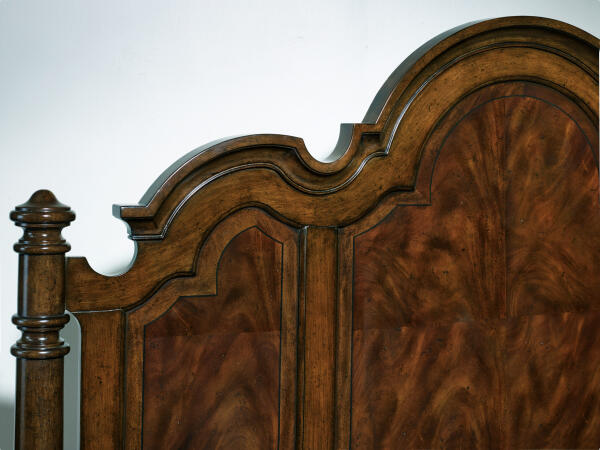 Leesburg Leesburg Queen Poster Bed - Image 3