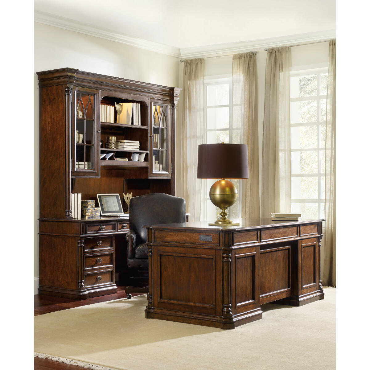 Leesburg Leesburg Executive Desk - Image 2